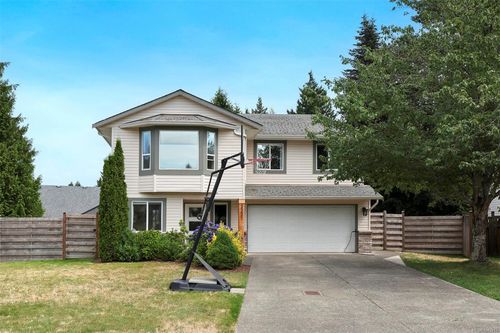 2221 Heron Cres, Comox, BC, V9M3Y2 | Card Image