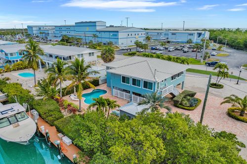 341 Sombrero Beach Rd, Marathon, FL, 33050-3902 | Card Image