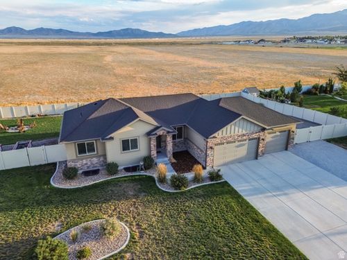 734 E Morning Dew Cir, Grantsville, UT, 84029-8535 | Card Image