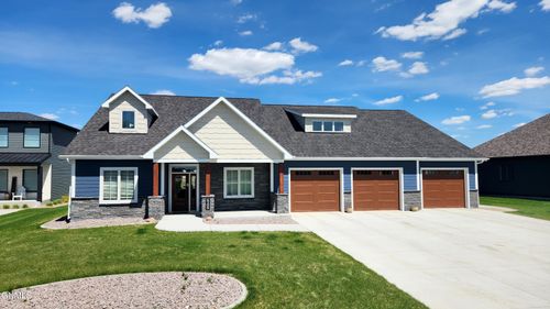 6209 Misty Waters Dr, Bismarck, ND, 58503-9331 | Card Image