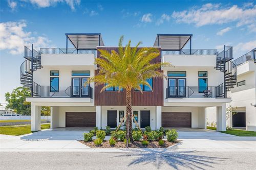 460 87th Ave N, ST PETERSBURG, FL, 33702-3118 | Card Image