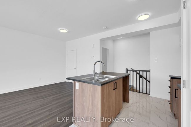 825 Silhouette N/A, Condo with 2 bedrooms, 3 bathrooms and 1 parking in Barrhaven ON | Image 4