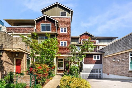 22-12534 15th Ave Ne, Seattle, WA, 98125-4086 | Card Image
