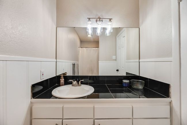 2003 Cypress St, House other with 3 bedrooms, 2 bathrooms and null parking in Gainesville TX | Image 30
