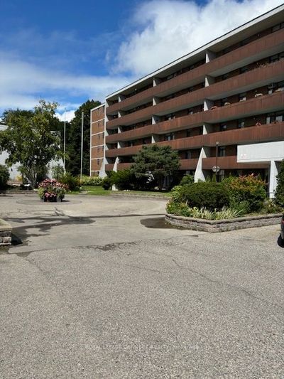 5213 - 50 Old Kingston Rd, Condo with 2 bedrooms, 1 bathrooms and 1 parking in Scarborough ON | Image 1