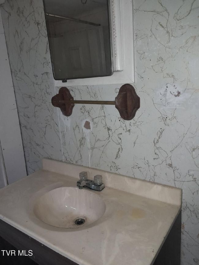 109 Chestnut Ave Ne, House other with 3 bedrooms, 1 bathrooms and null parking in Coeburn VA | Image 14