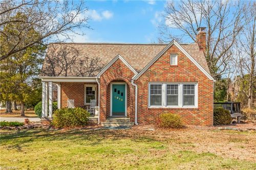 1916 Guilford College Rd, Jamestown, NC, 27282-9303 | Card Image