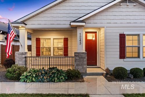 1243 E Prairiefire St, Meridian, ID, 83646-6585 | Card Image