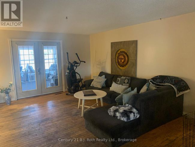 1087 Merkley Rd, House other with 2 bedrooms, 3 bathrooms and 10 parking in Gravenhurst ON | Image 8