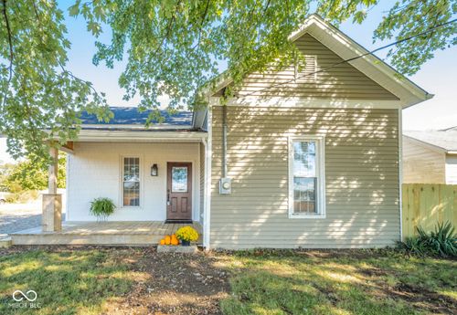 412 Academy Ave, Spiceland, IN, 47385-9518 | Card Image