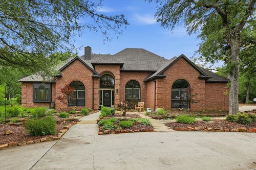 101 W Oak Shores Dr, Cross Roads, TX, 76227-8001 | Card Image