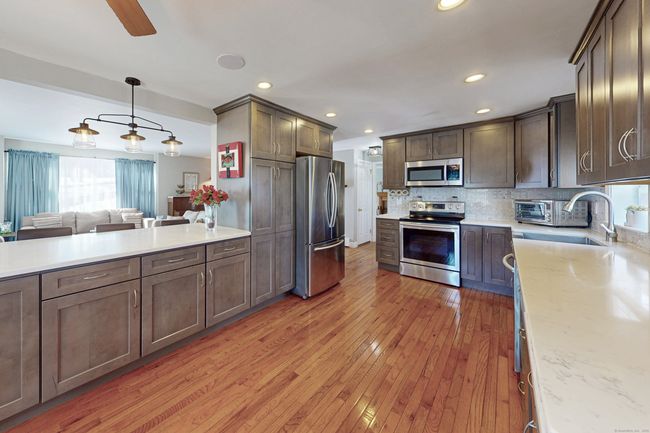 6 High View Cir, House other with 4 bedrooms, 3 bathrooms and null parking in Danbury CT | Image 13