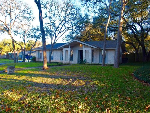 7101 Twisted Oaks Dr, Austin, TX, 78745-5228 | Card Image