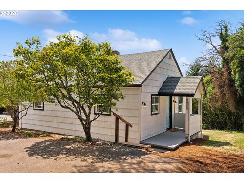 8805 Se 28th Ave, Milwaukie, OR, 97222-6309 | Card Image