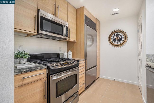 APT-148 - 1655 N California Blvd, Condo with 1 bedrooms, 2 bathrooms and 2 parking in Walnut Creek CA | Image 11