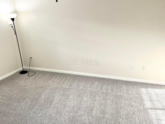 8061 Cranes Crossing Dr, Condo with 2 bedrooms, 2 bathrooms and null parking in Lewis Center OH | Image 21