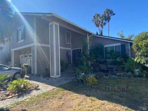 137 Valhalla Ct, Vacaville, CA, 95687-6225 | Card Image
