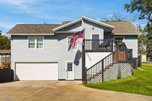 2030 Rainbow Dr, Waterloo, IA, 50701-1043 | Card Image