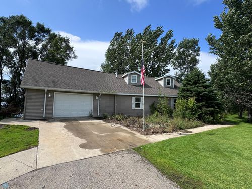 16658 94th St Se, Hankinson, ND, 58041-9737 | Card Image