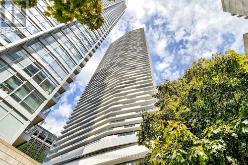 2709-2221 Yonge Street, Toronto (Mount Pleasant West), ON, M4S2B8 | Card Image