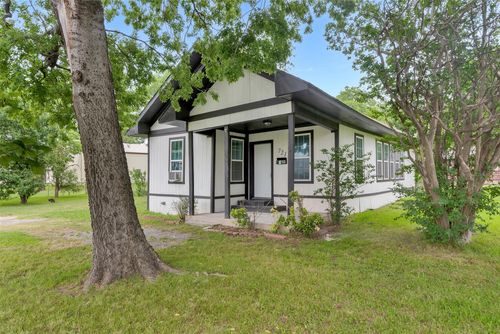 721 S First St, Sherman, TX, 75090-6913 | Card Image