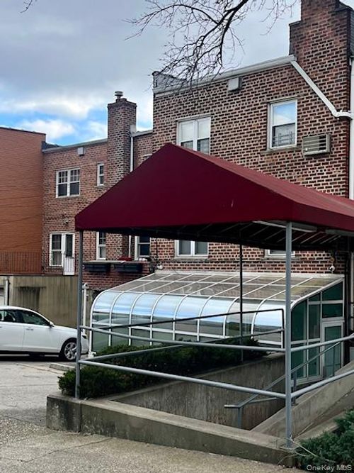 8501 67th Dr, Rego Park, NY, 11374-5201 | Card Image