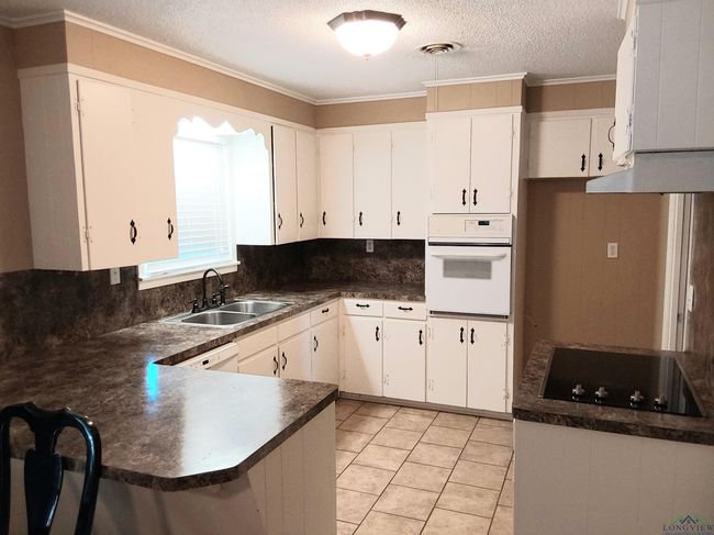 1011 Hillcrest, House other with 3 bedrooms, 1 bathrooms and null parking in Linden TX | Image 11
