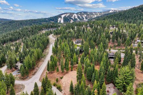 2301 Overlook Pl, Truckee, CA, 96161-4214 | Card Image