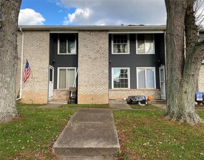 148 Parkwood Lane, Condo with 2 bedrooms, 1 bathrooms and null parking in Parma NY | Image 1