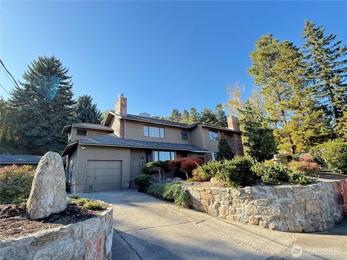 300 Canyon Court Dr, Omak, WA, 98841-9703 | Card Image