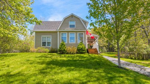 635 Willow St, Truro, NS, B2N5H2 | Card Image