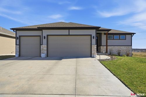 6740 Via Sorrento Dr, Lincoln, NE, 68523-9219 | Card Image