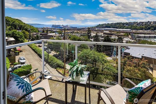 303-2221 Gilman Dr W, Seattle, WA, 98119-2430 | Card Image