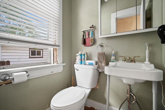 219 W Bennett St, House other with 4 bedrooms, 3 bathrooms and 2 parking in Pontiac IL | Image 9
