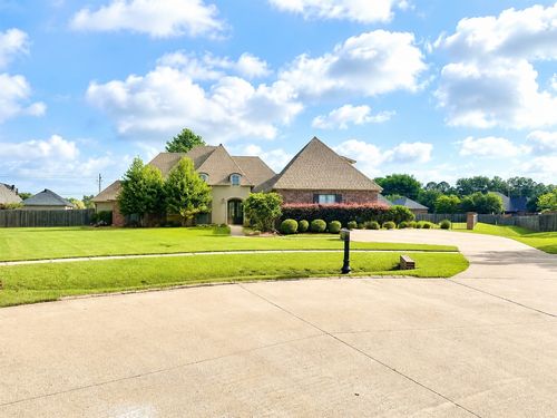 605 Fall Winds Circle, Bossier City, LA, 71111 | Card Image