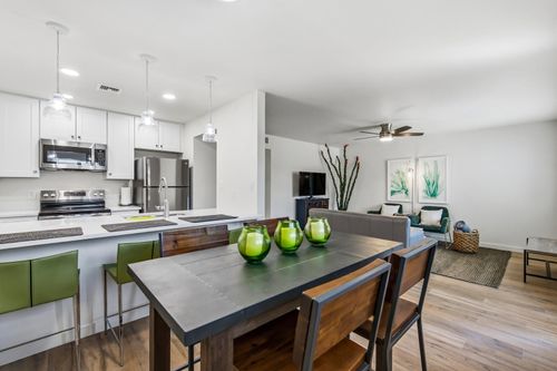 2-4139 N 27th St, Phoenix, AZ, 85016-5701 | Card Image