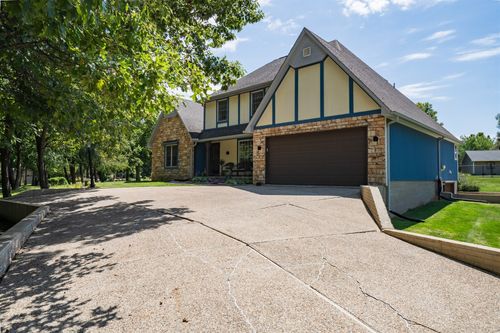 1 Timber Creek Ct, Towanda, IL, 61776-7575 | Card Image