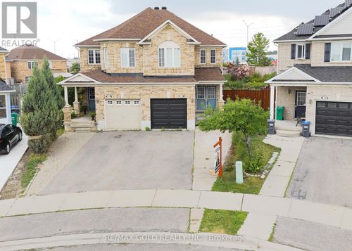 28 Jingle Crescent, Brampton (Gore Industrial North), ON, L6S0B2 | Card Image