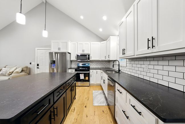 34 Tilly Ln, Home with 3 bedrooms, 2 bathrooms and 2 parking in Ellijay GA | Image 8