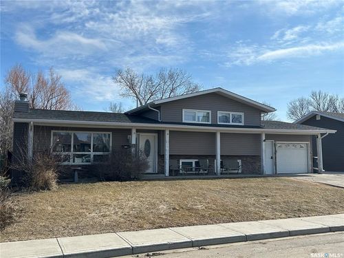 488 Willow Bay, Estevan, SK, S4A2G4 | Card Image