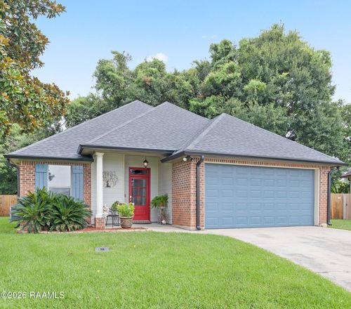 136 Country Village Dr, Youngsville, LA, 70592-5684 | Card Image