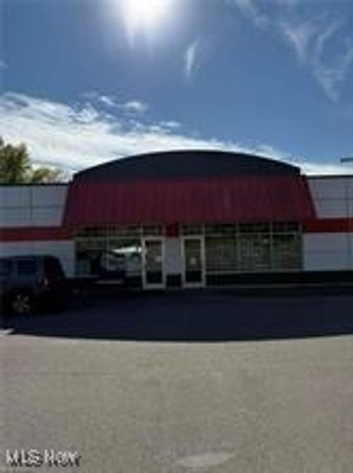 2110 E Main St, Louisville, OH, 44641-2553 | Card Image