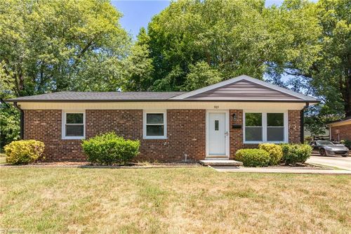 905 Camden Ct, Winston-Salem, NC, 27103-4507 | Card Image