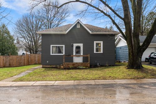 140 Rattenbury St W, Clinton, ON, N0M1L0 | Card Image