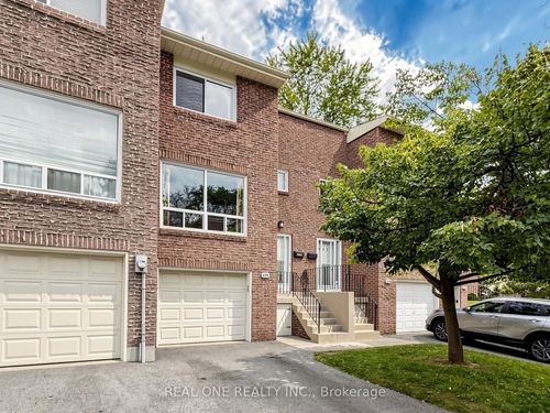 174 Rusty Crestway N/A, North York, ON, M2J2Y6 | Card Image