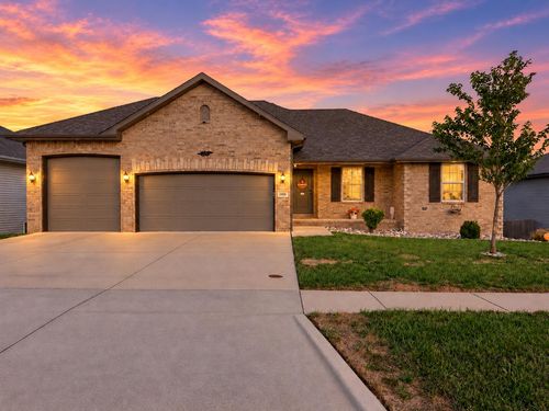 1938 S Lullwood Avenue, Springfield, MO, 65802 | Card Image