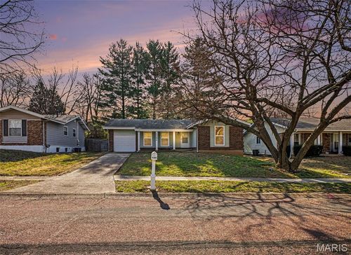 4384 Remus Dr, Florissant, MO, 63033-7042 | Card Image