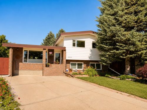 2220 42 St S, Lethbridge, AB, T1K4Y8 | Card Image