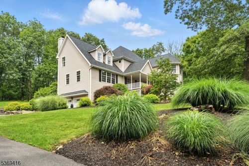 10 Peter Dr, Hackettstown, NJ, 07840-4659 | Card Image