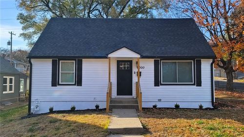 6000 Forest Ave, Kansas City, MO, 64110-3142 | Card Image